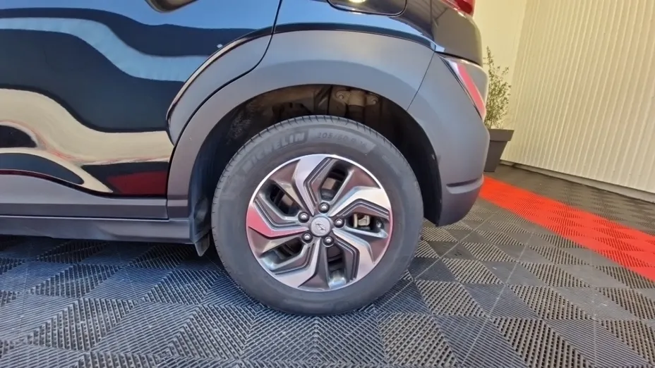HYUNDAI Kona -