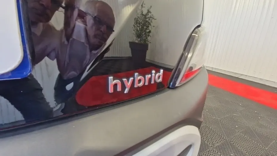 HYUNDAI Kona -