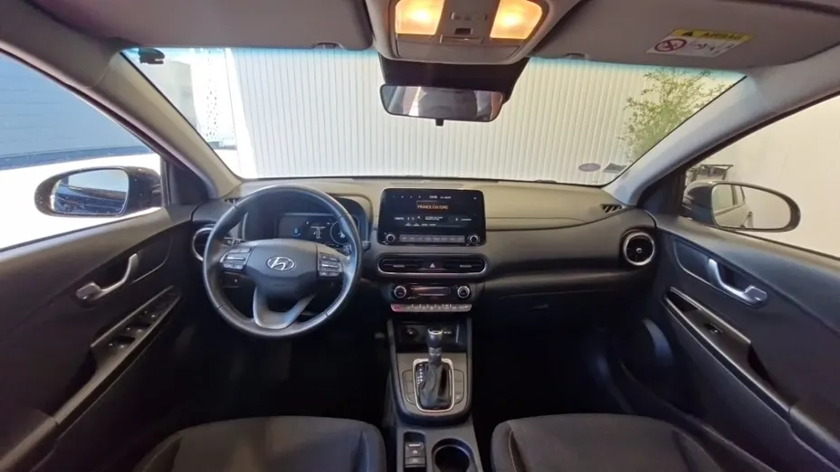 HYUNDAI Kona -