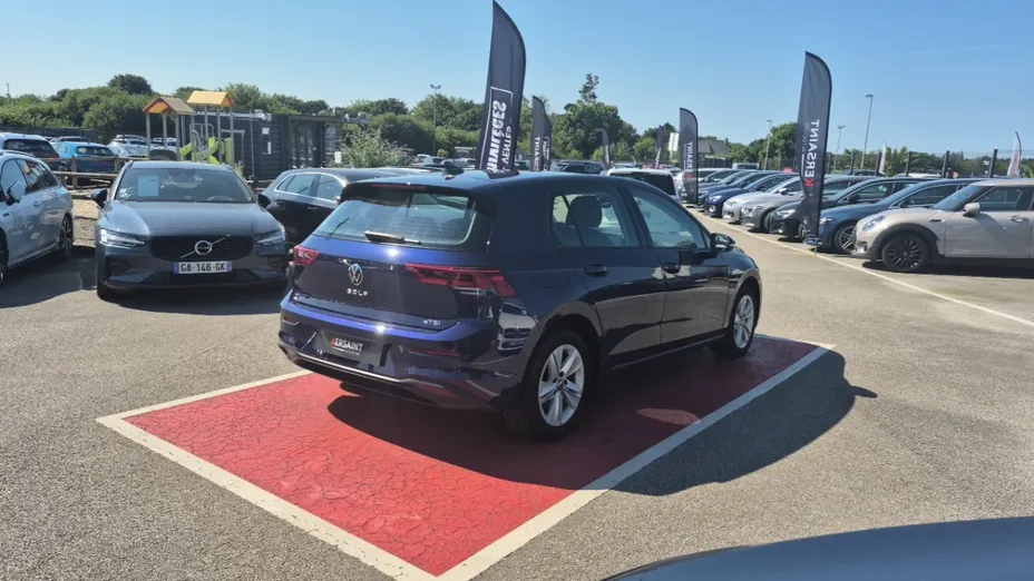 Volkswagen Golf -