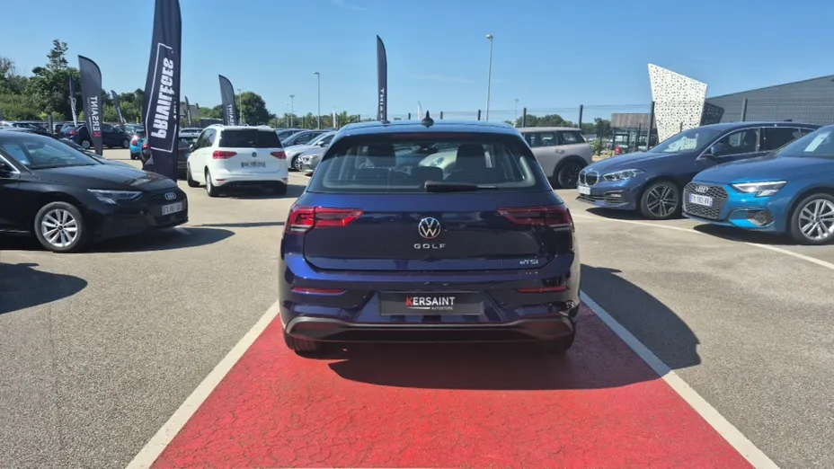 Volkswagen Golf -
