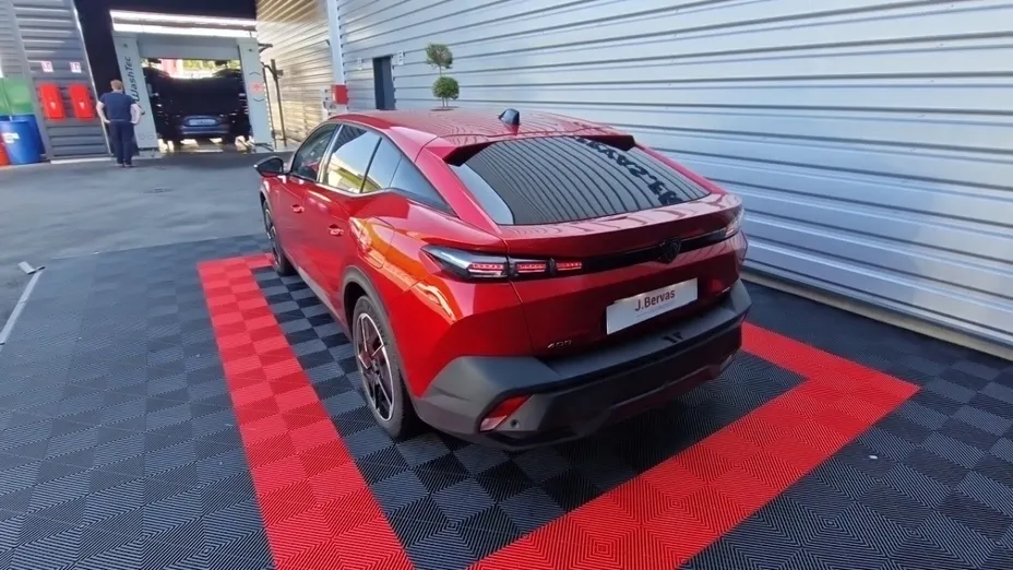 PEUGEOT 408 -