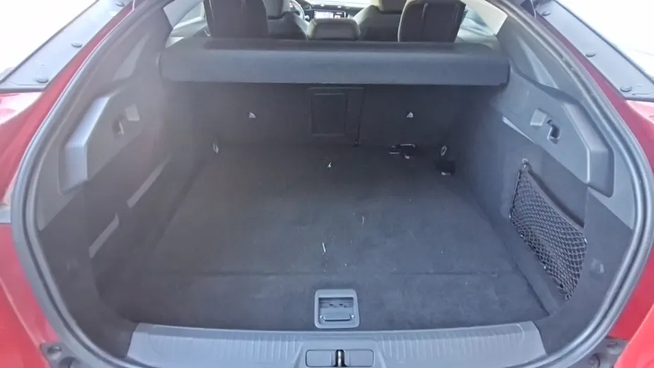 PEUGEOT 408 -
