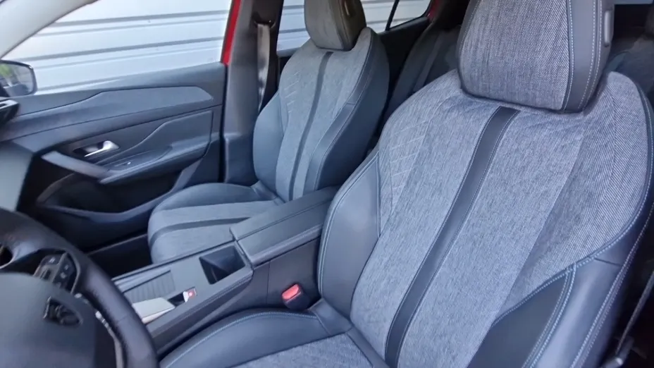 PEUGEOT 408 -