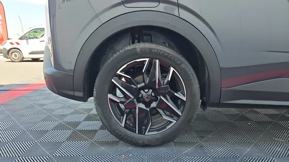 PEUGEOT 3008 -