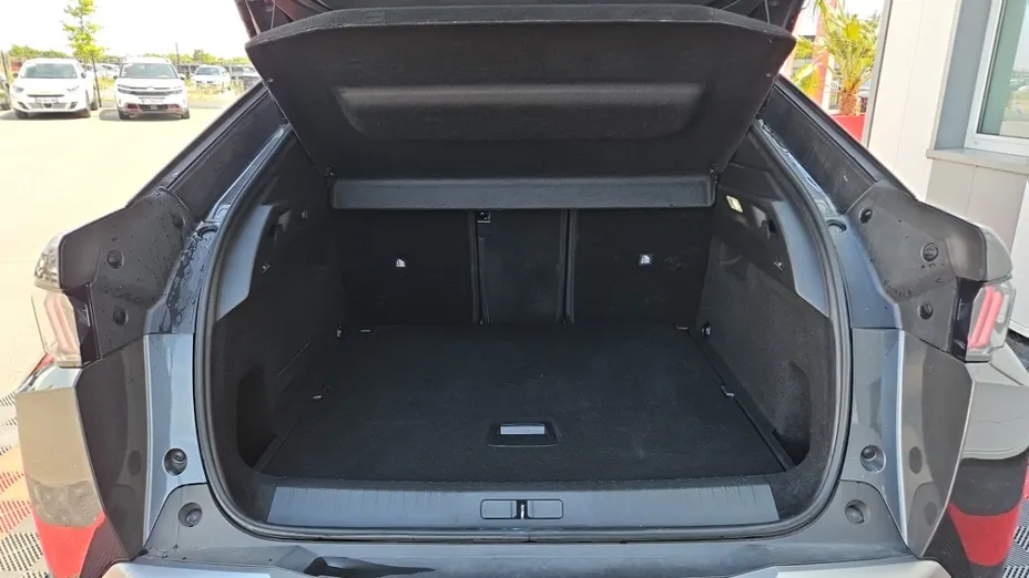 PEUGEOT 3008 -