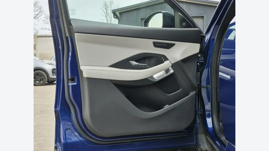 JAGUAR E-Pace -