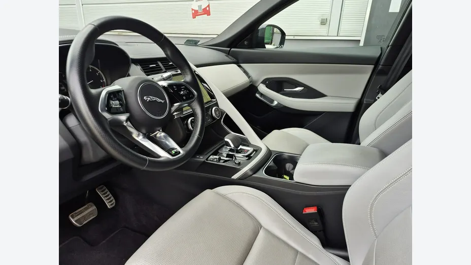 JAGUAR E-Pace -