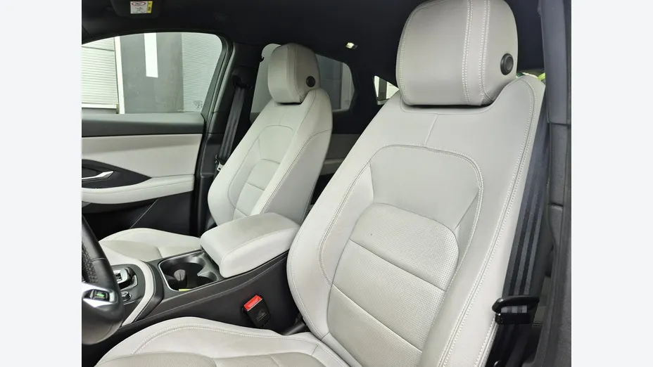 JAGUAR E-Pace -