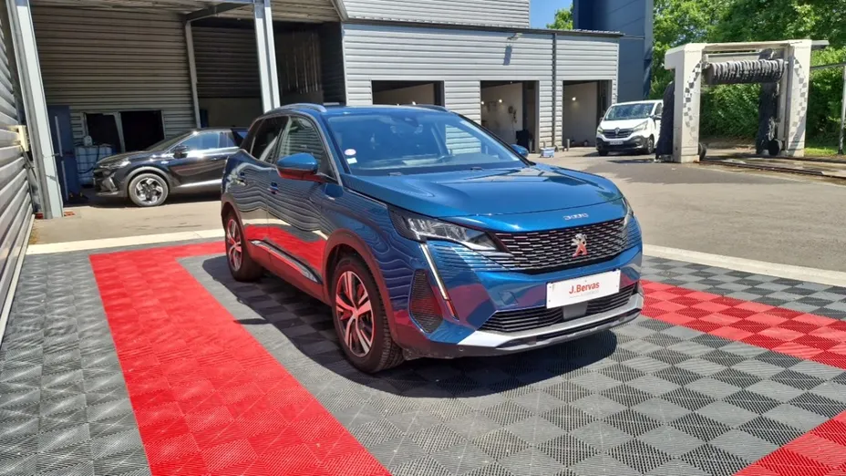 PEUGEOT 3008 -
