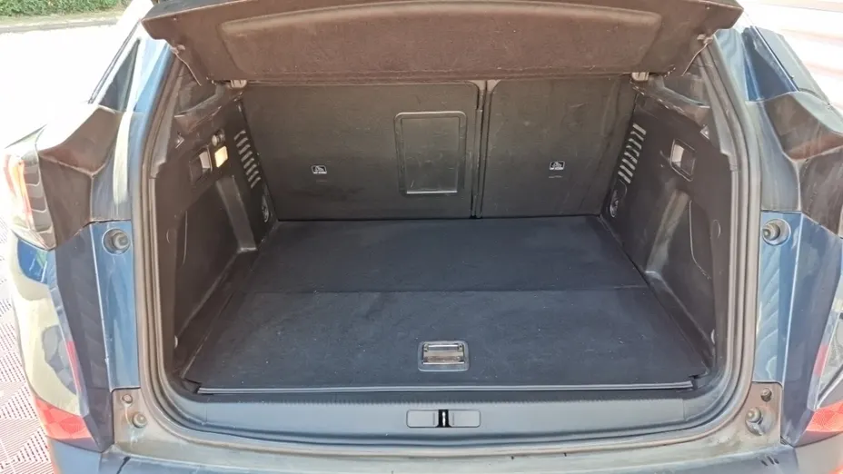 PEUGEOT 3008 -