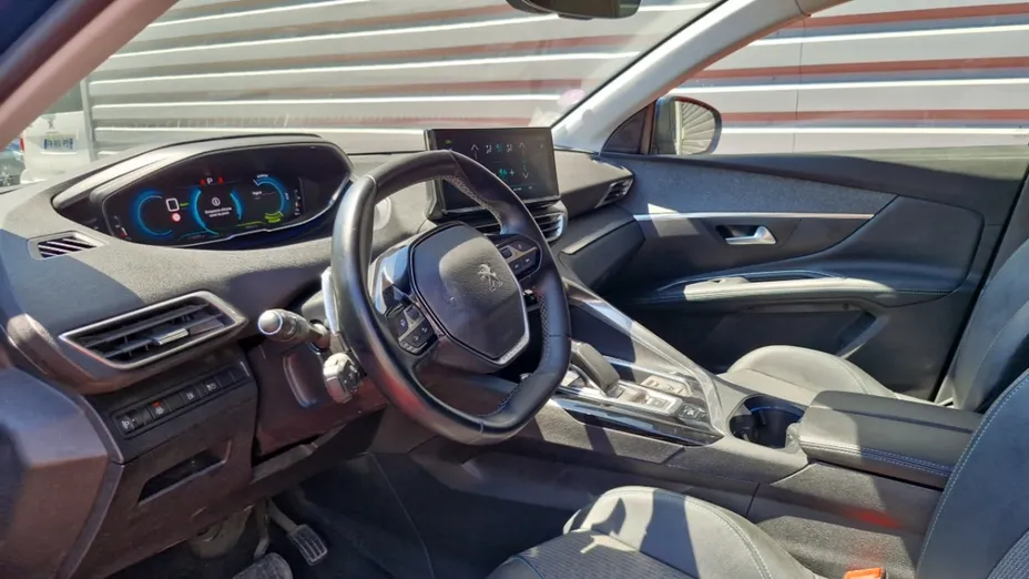 PEUGEOT 3008 -