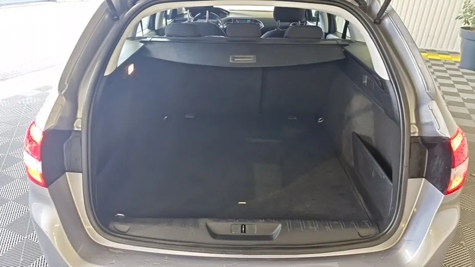 PEUGEOT 308 -