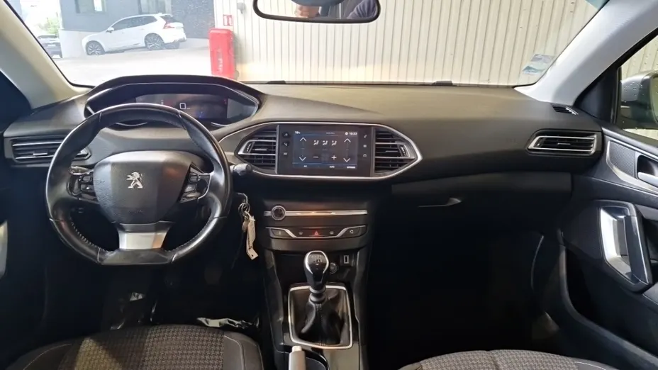 PEUGEOT 308 -