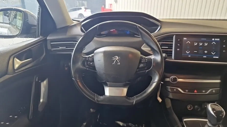 PEUGEOT 308 -