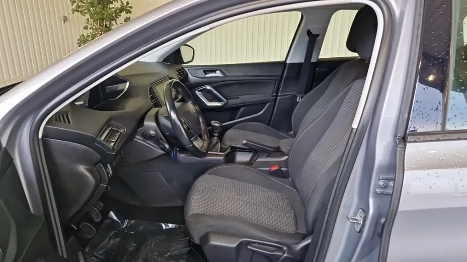 PEUGEOT 308 -