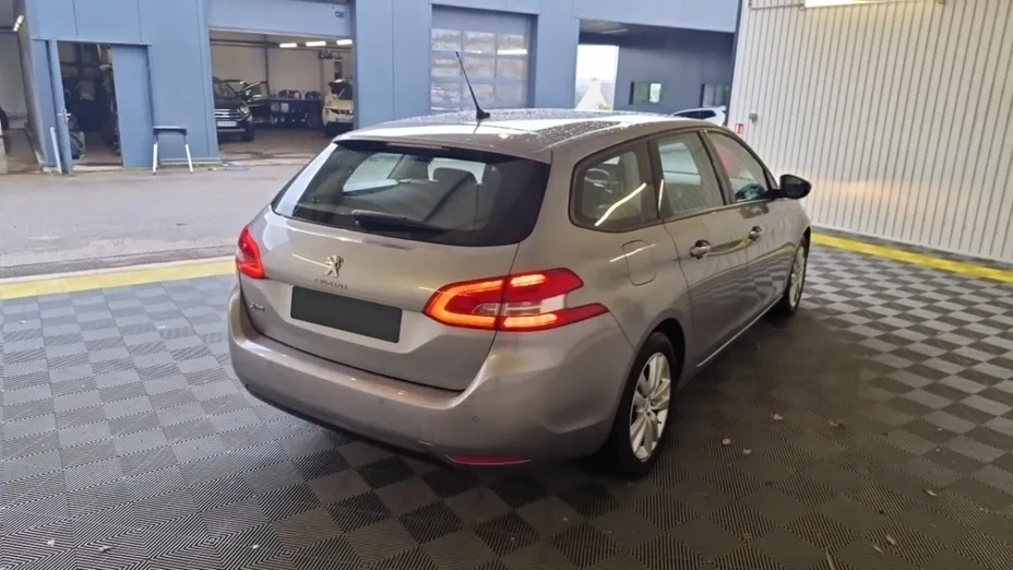 PEUGEOT 308 -