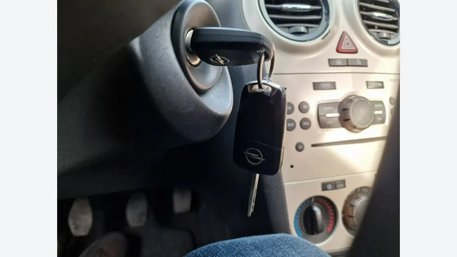 OPEL Corsa -