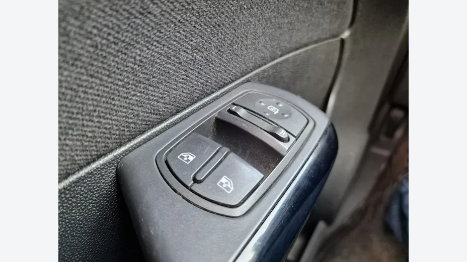 OPEL Corsa -