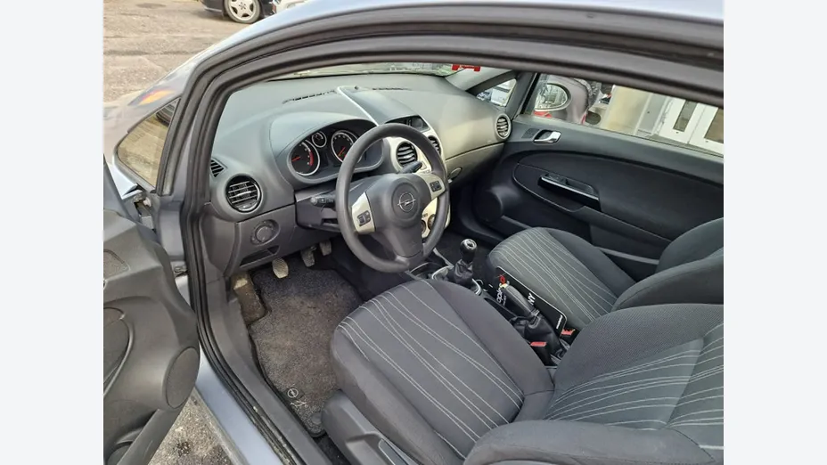 OPEL Corsa -