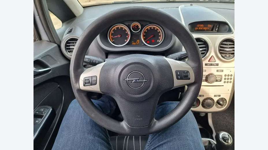 OPEL Corsa -