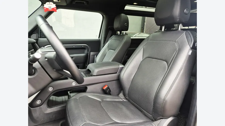 LAND ROVER Defender -