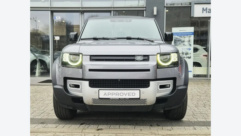 LAND ROVER Defender -