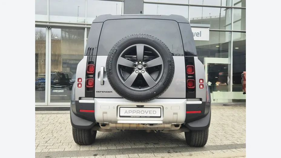 LAND ROVER Defender -