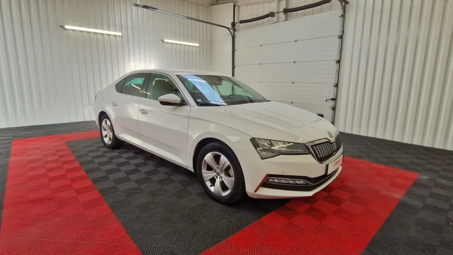 SKODA Superb -