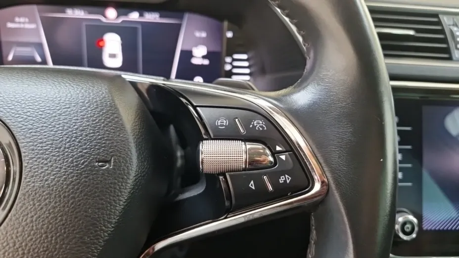SKODA Superb -