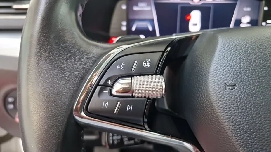 SKODA Superb -