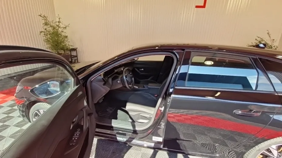 PEUGEOT 308 -