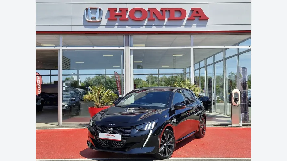 PEUGEOT 208 -