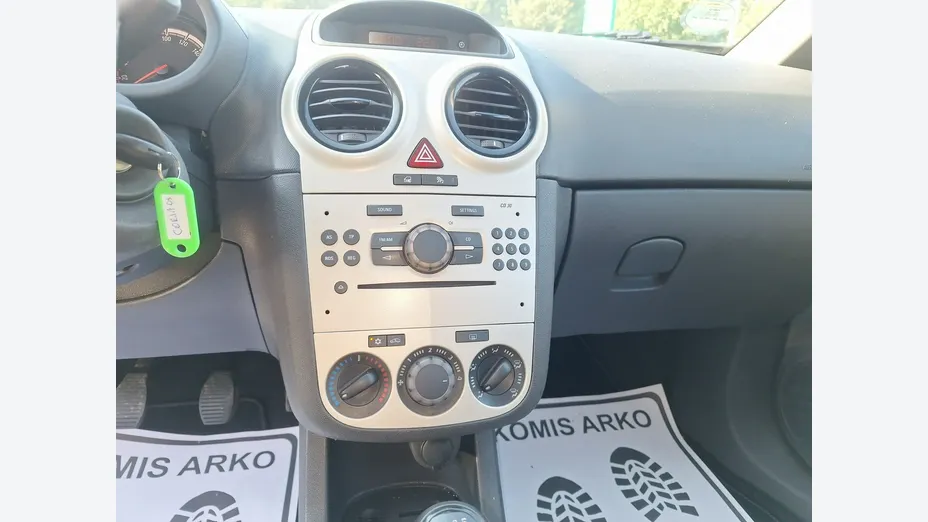 OPEL Corsa -