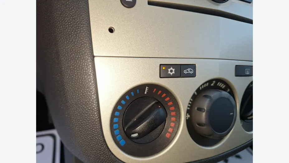 OPEL Corsa -