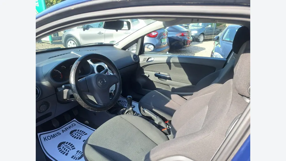 OPEL Corsa -