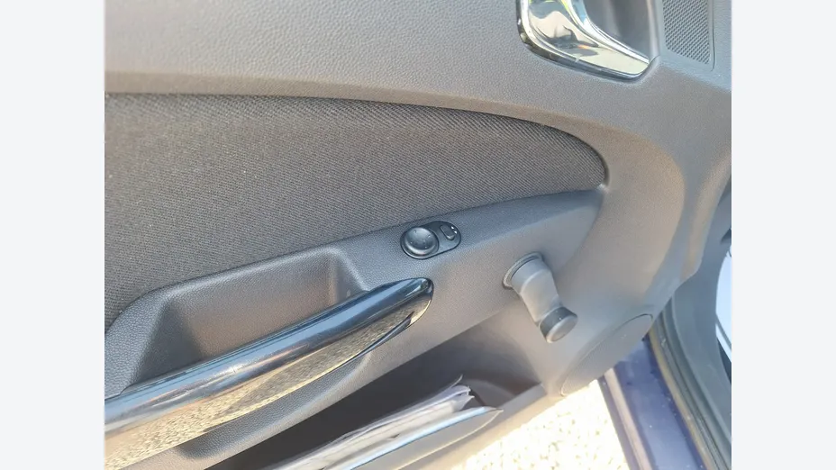 OPEL Corsa -
