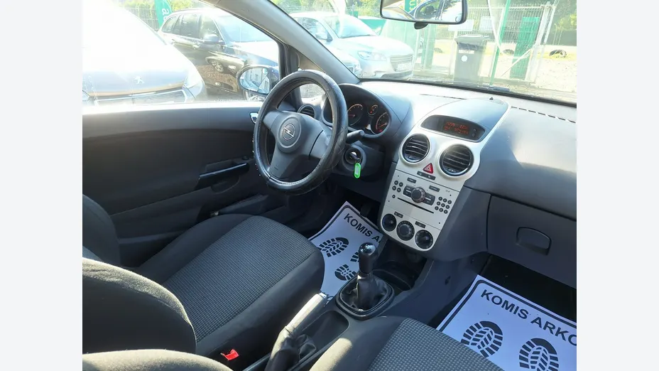 OPEL Corsa -
