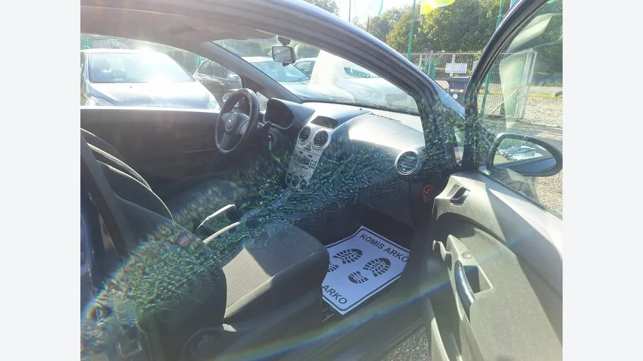 OPEL Corsa -