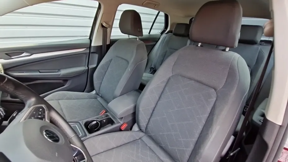 Volkswagen Golf -