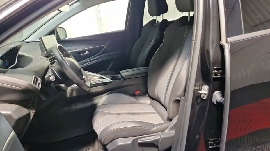 PEUGEOT 3008 -