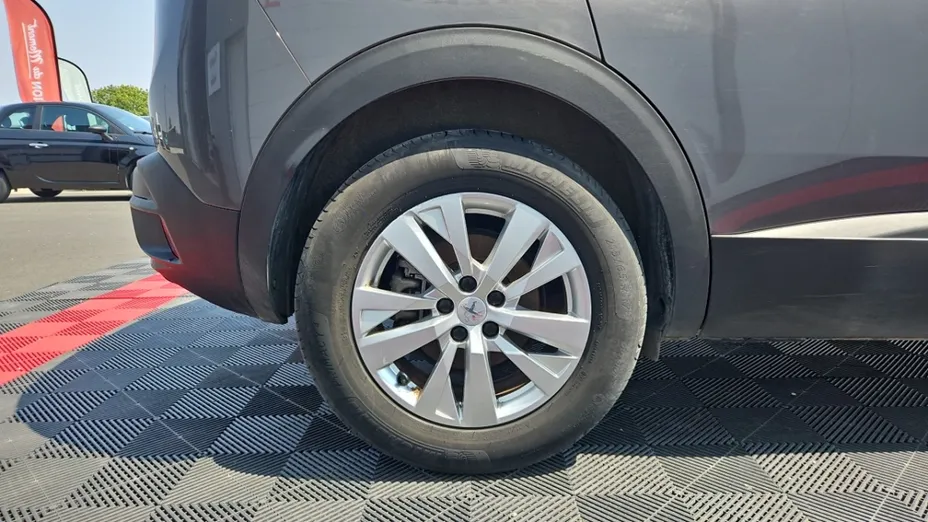 PEUGEOT 3008 -