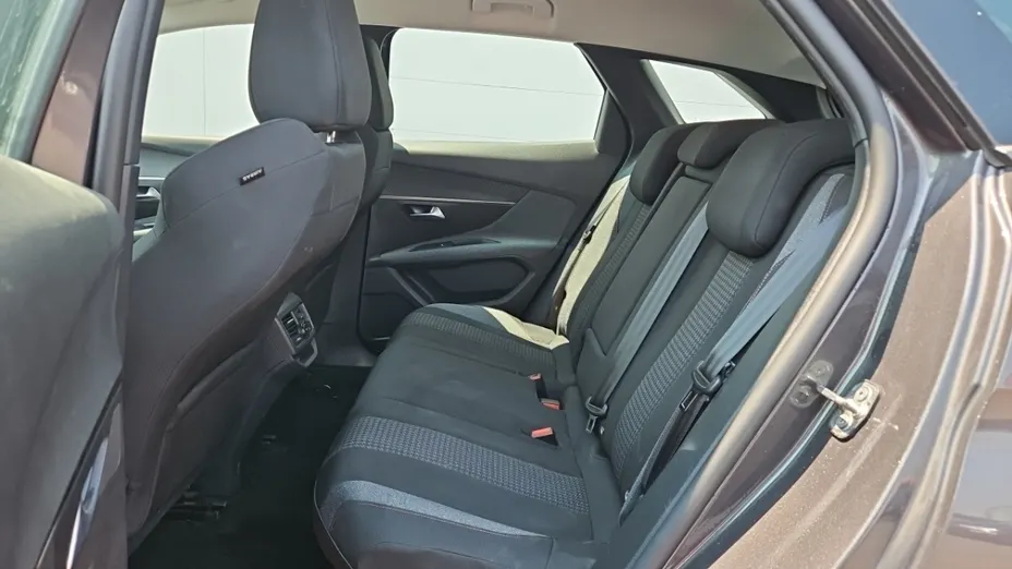 PEUGEOT 3008 -
