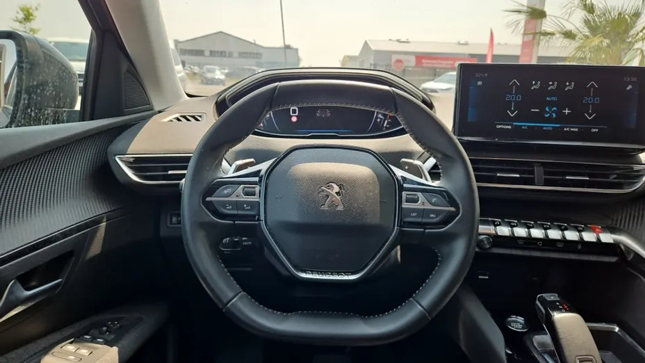 PEUGEOT 3008 -