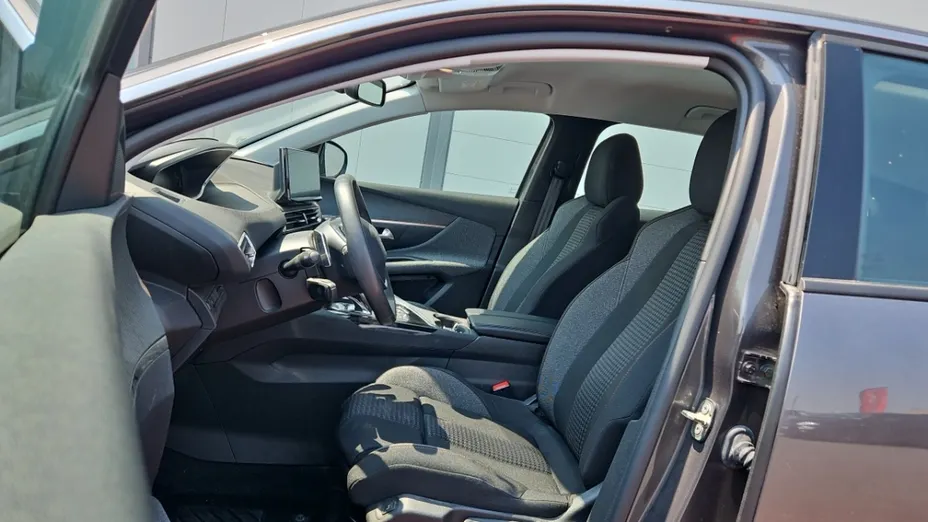 PEUGEOT 3008 -