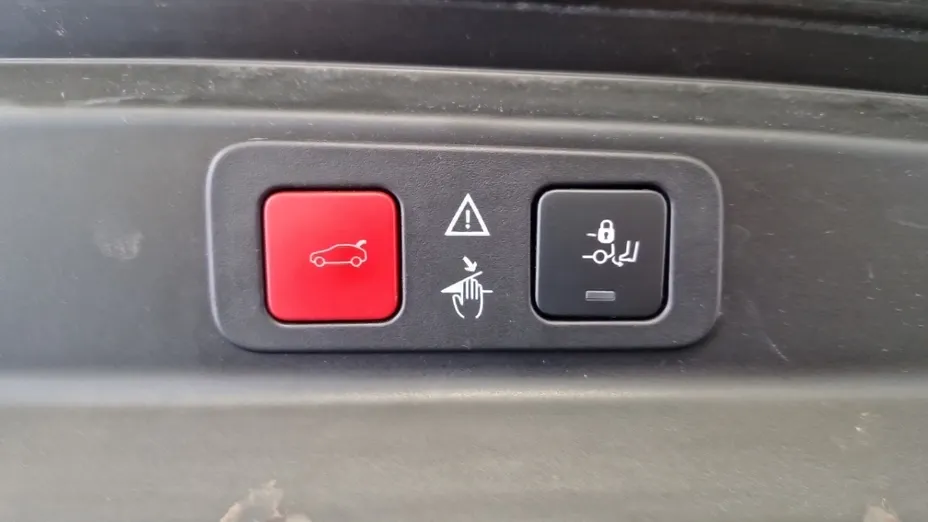PEUGEOT 5008 -
