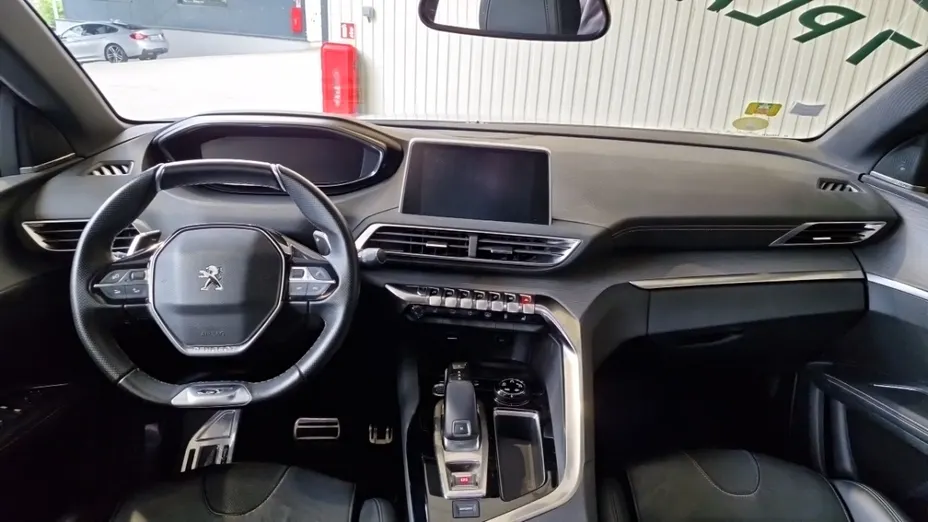 PEUGEOT 5008 -