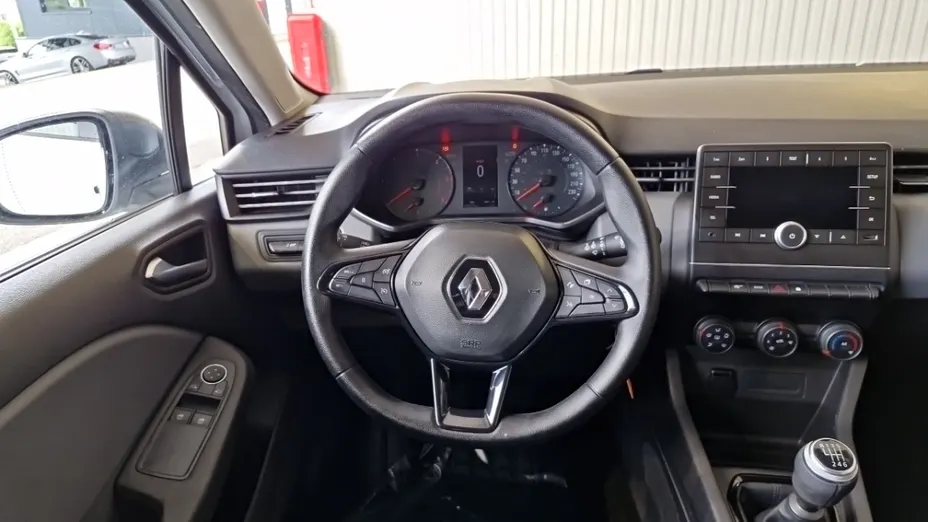 RENAULT Clio -