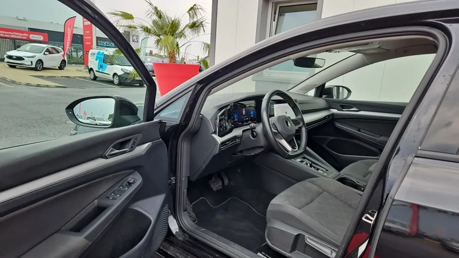 Volkswagen Golf -