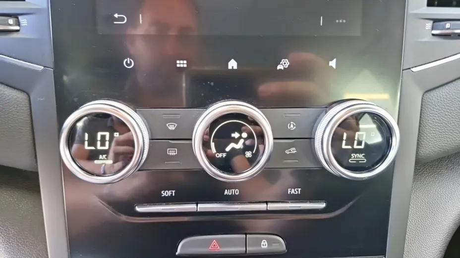 RENAULT Megane -